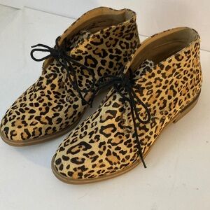Hush Puppies Bailey Chukka Leopard Print Calf Hair Ankle Boots size 9W